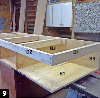Dobbeltseng med oppbevaring: Nå er den ene siden av sengen ferdig Dobbeltseng med oppbevaring: Nå er den ene siden av sengen ferdig